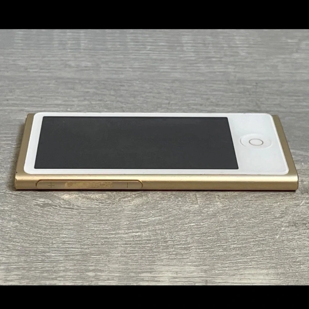 Apple iPod Nano 7th Generation 16GB Gold A1446 Portable MP3 Player